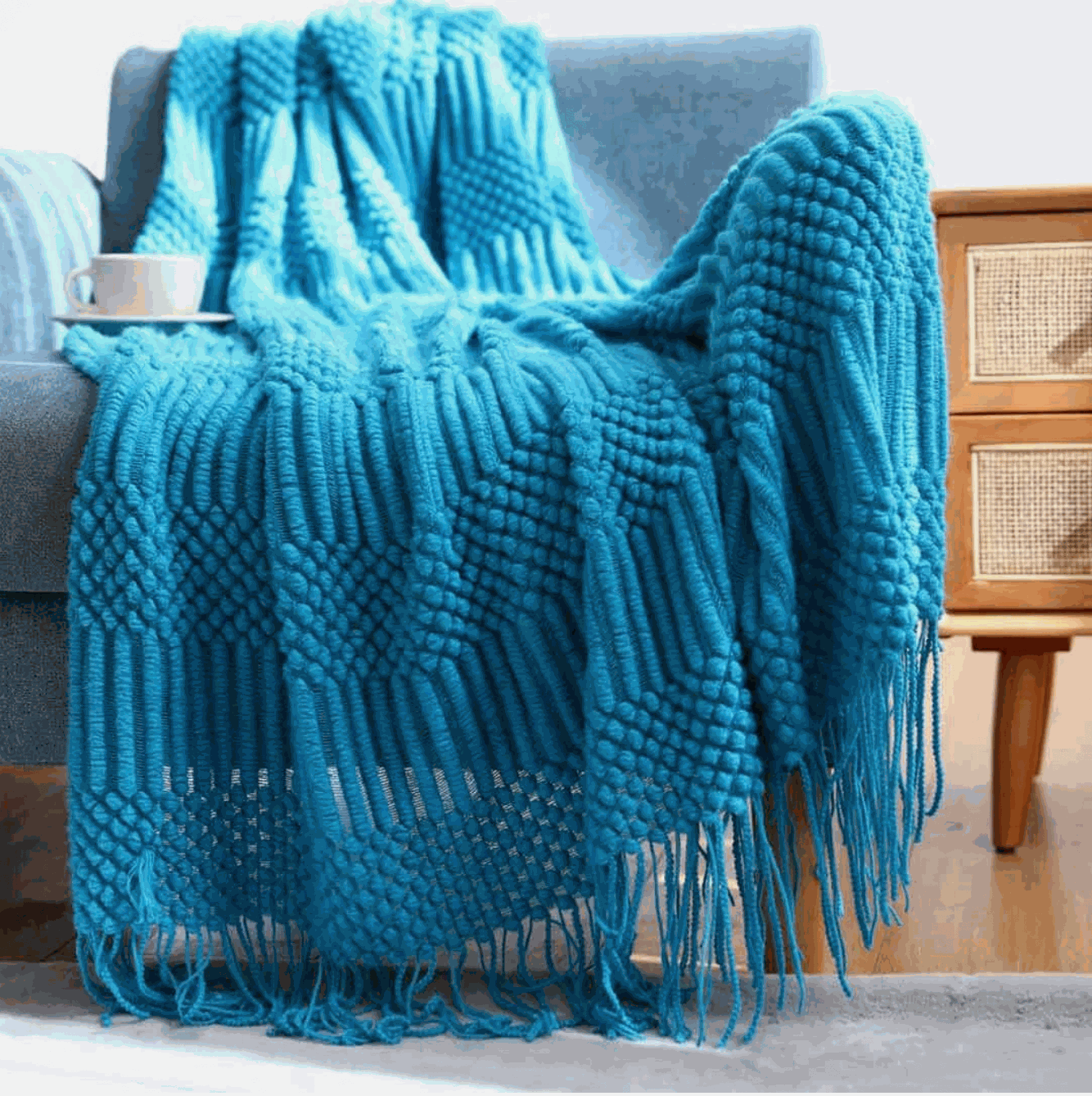 Knitted Throw Blanket – Lightweight Warmth, Instant Cosy Comfort