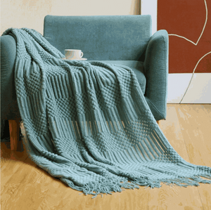Knitted Throw Blanket – Lightweight Warmth, Instant Cosy Comfort